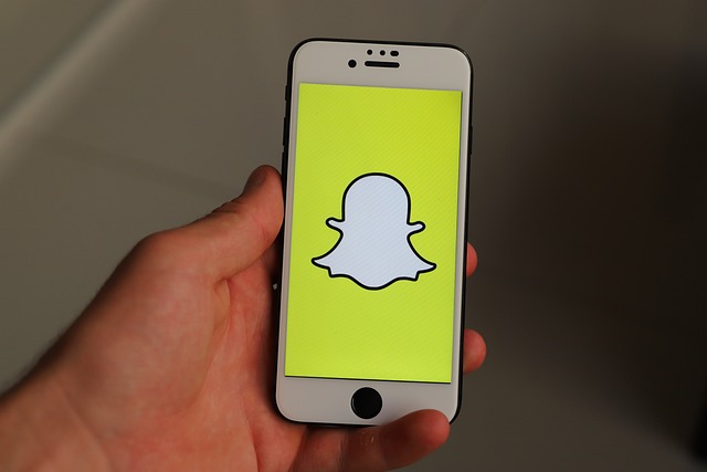 Snapchatを使った越境ECマーケティングの成功法―TikTokやInstagramとの差別化ポイント