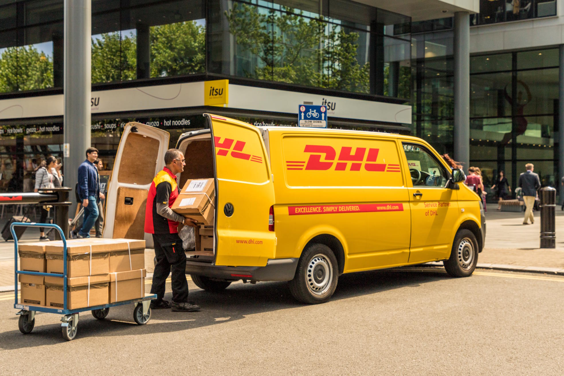 動きが早い！Temu、DHLと提携し、脱アメリカ戦略へ