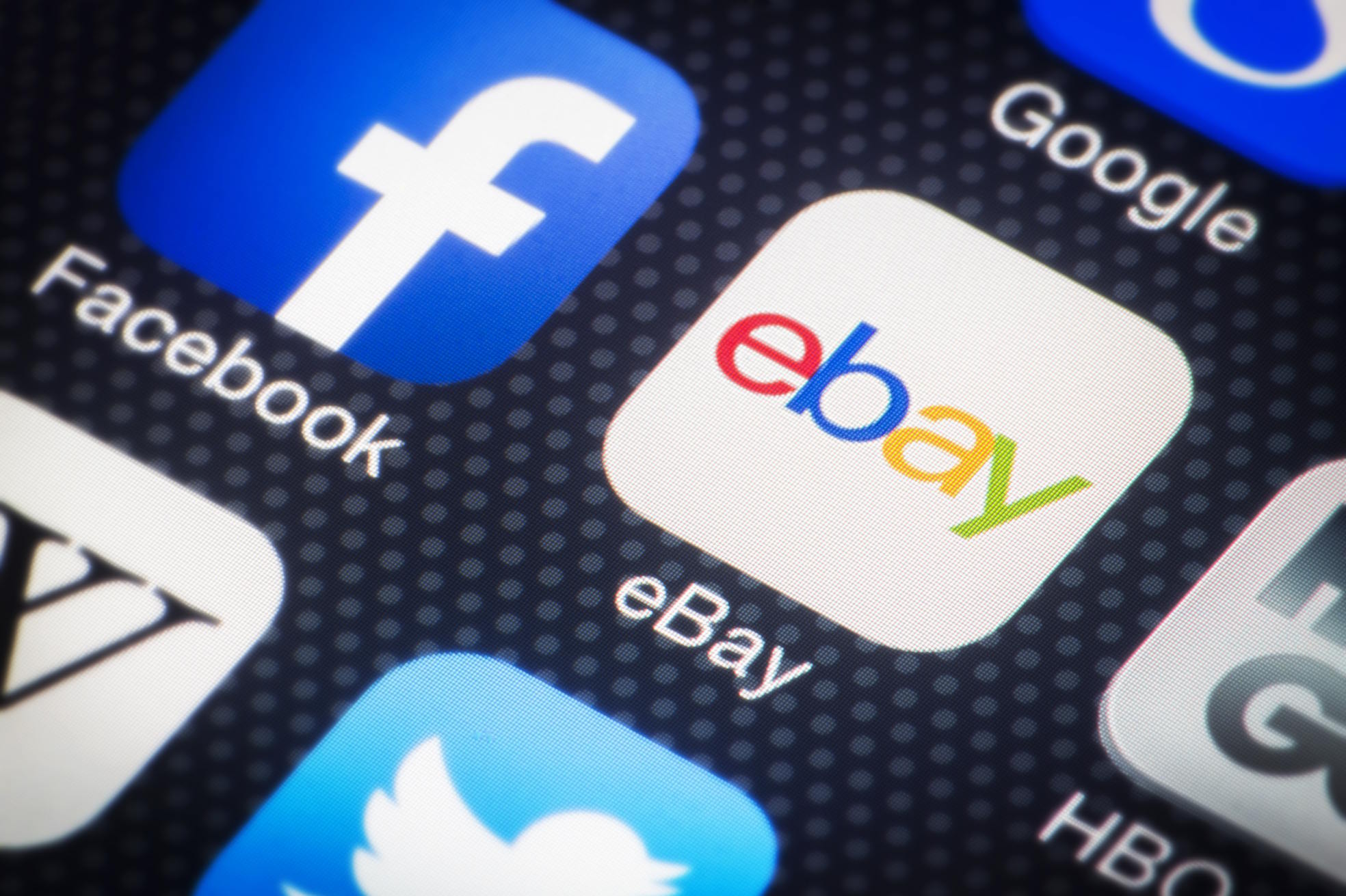 Meta、Facebook Marketplace で eBay の出品リストを表示するテストを実施