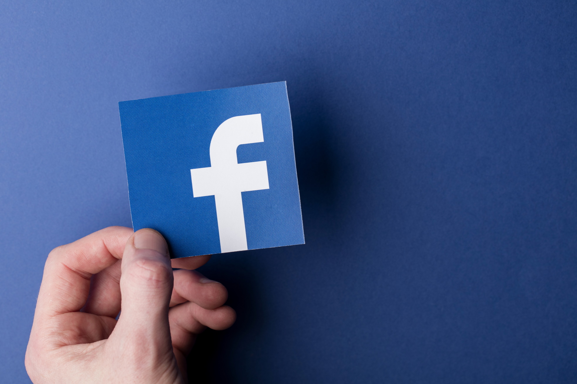 Facebookマーケットプレイスとは？